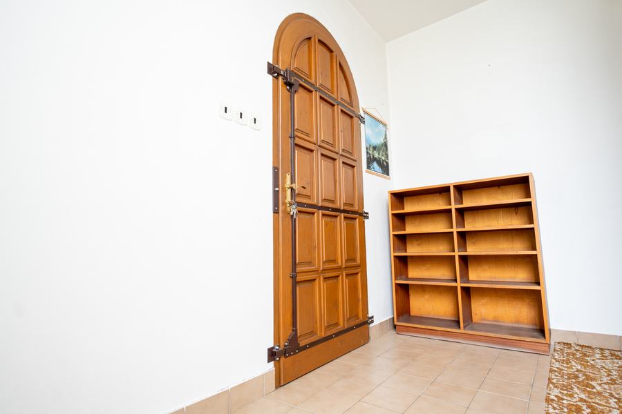 Vstupní dveře, vila Rektorská, Praha 10 – Malešice